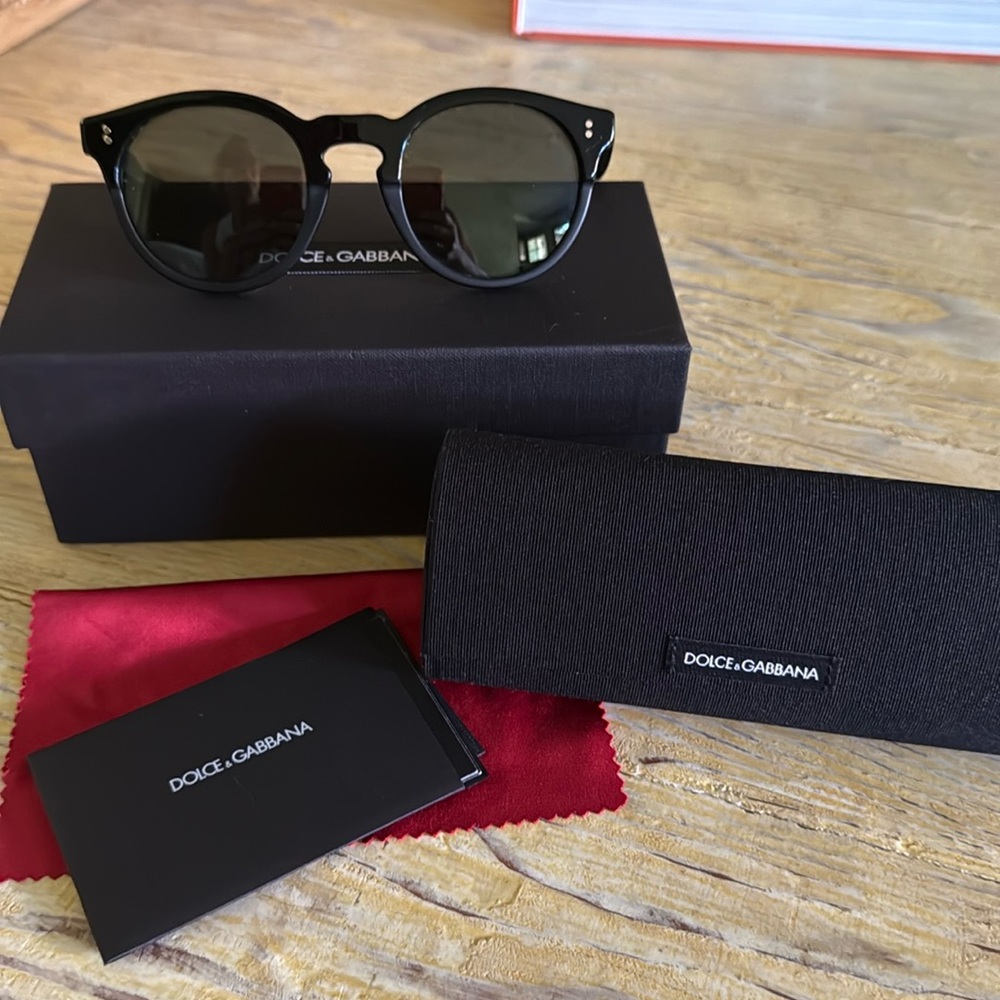 Dolce Gabbana Style DG 4329 Black Round Sunglasses Color black/matte 501/R5